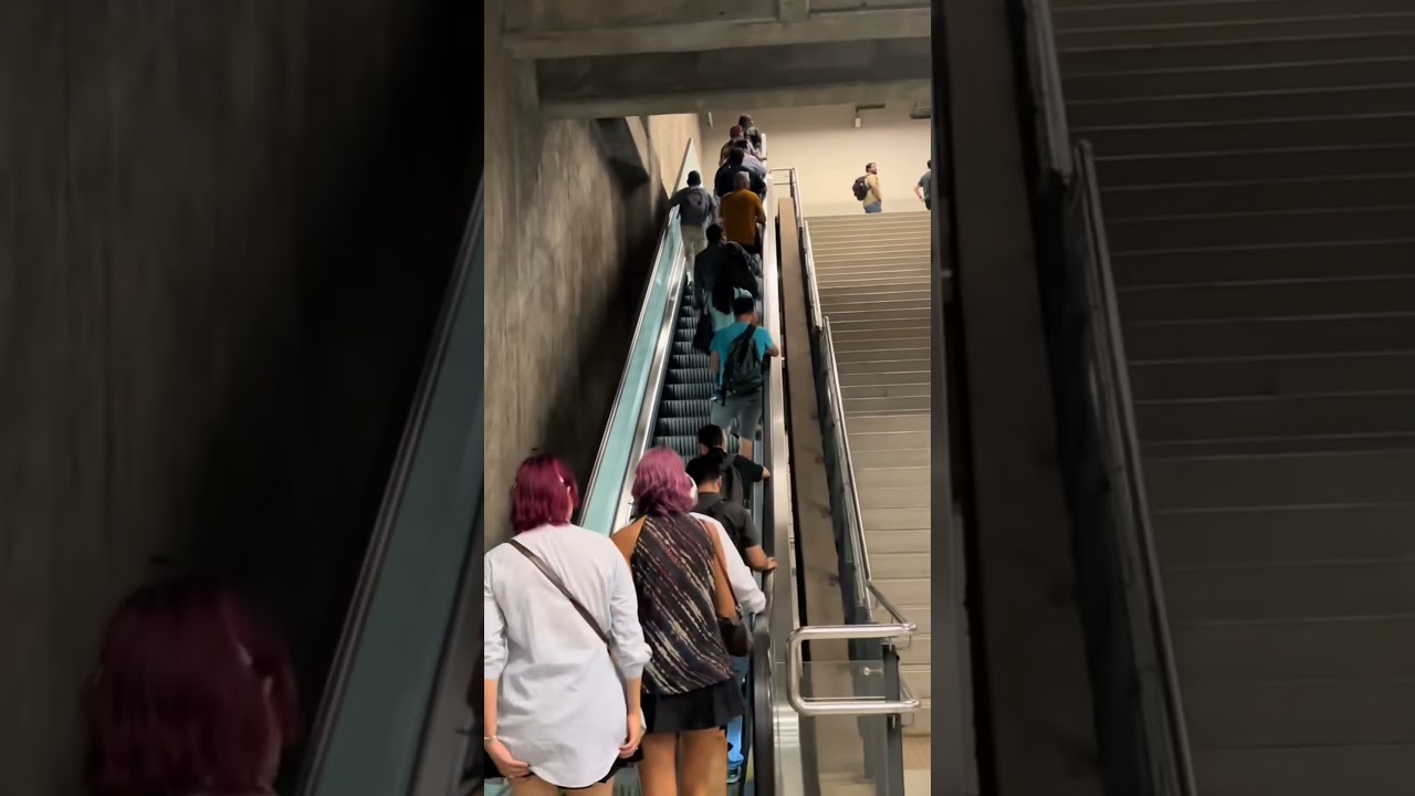 🇨🇱 Los chilenos son Personas bien educado! #travel #metro #chileunydos #artesescenicassantiago