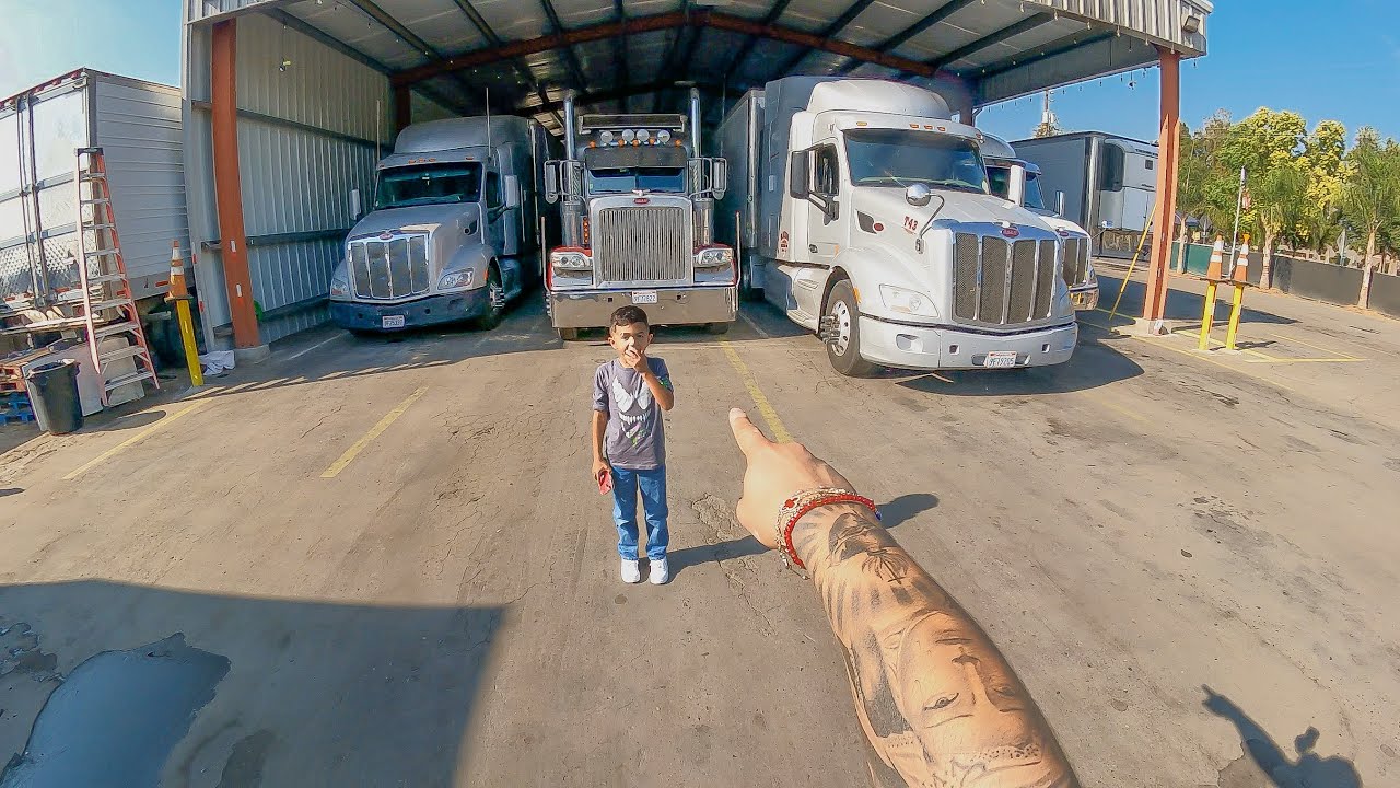 Я взял сына в его первое путешествие на грузовике на Peterbilt 389 моего босса
