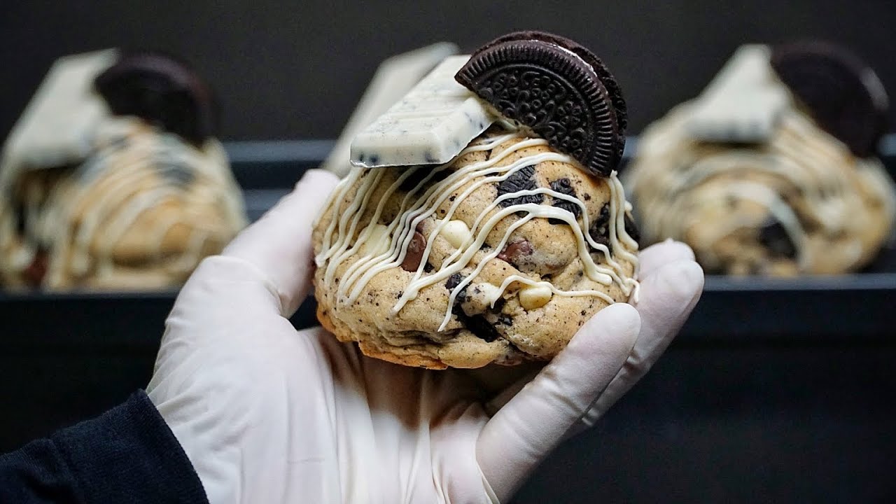 New York Style Cookie & Cream Cookies | 6 Oz Gourmet Cookies | Thick Chocolate Chip Cookies