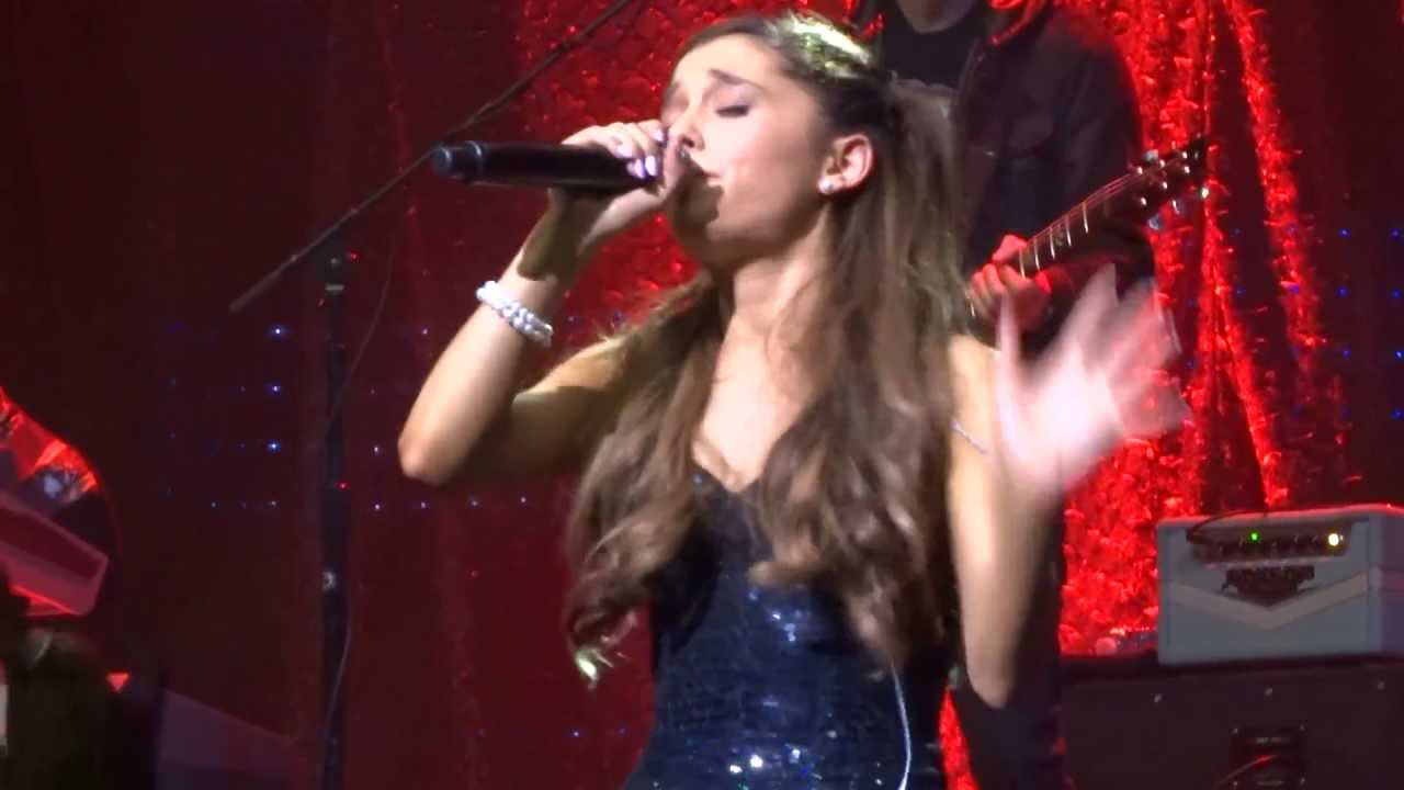Ariana Grande - 