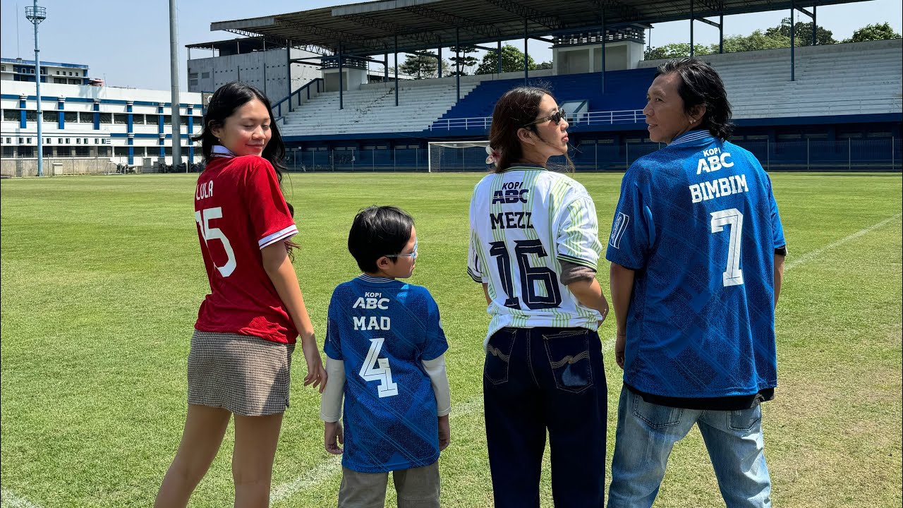 MAKAN MIE KOCOK DI KANDANG MAUNG PERSIB
