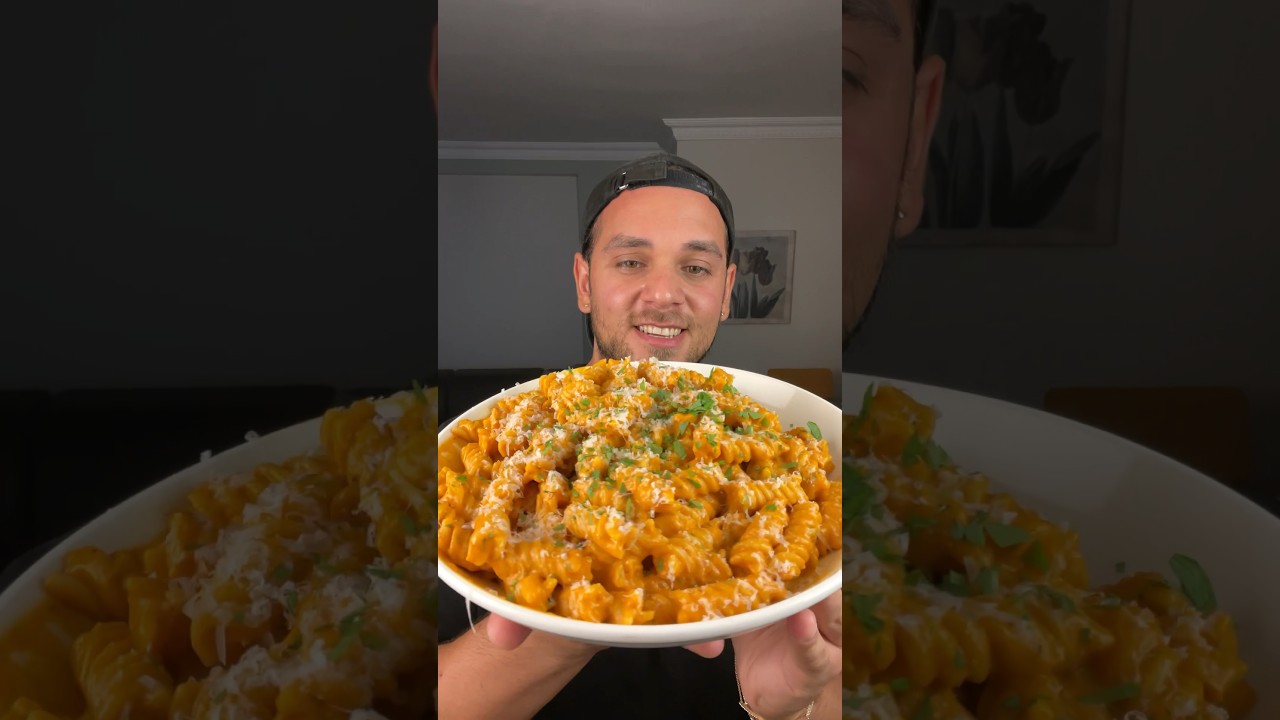 Domates soslu makarna olmuş mu???🍅👨&zwj;🍳🍝💯 #batuhanbayır #cooking #domatessosu #tomatopasta