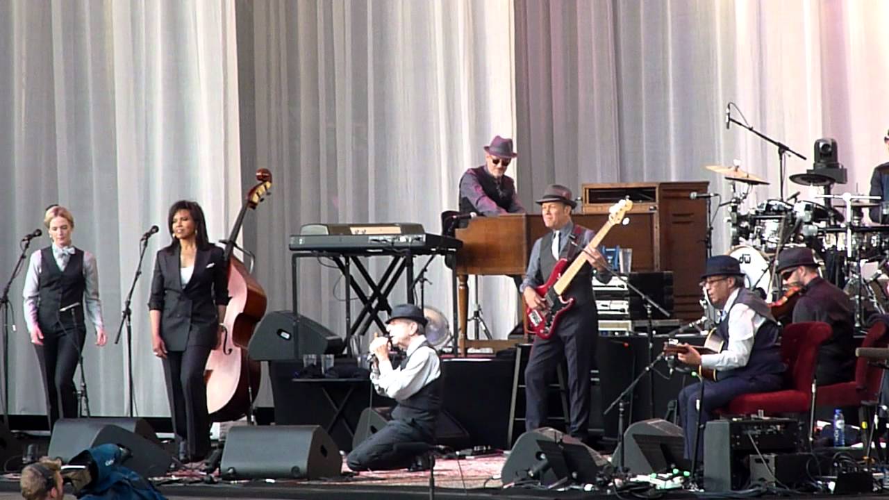 Leonard Cohen - Dance Me To The End Of Love @ Gent 12-08-2012