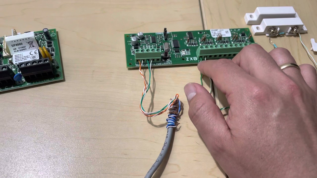 ZX8 en SP, conexiones y configuración de módulo expansor de Paradox para Spectra