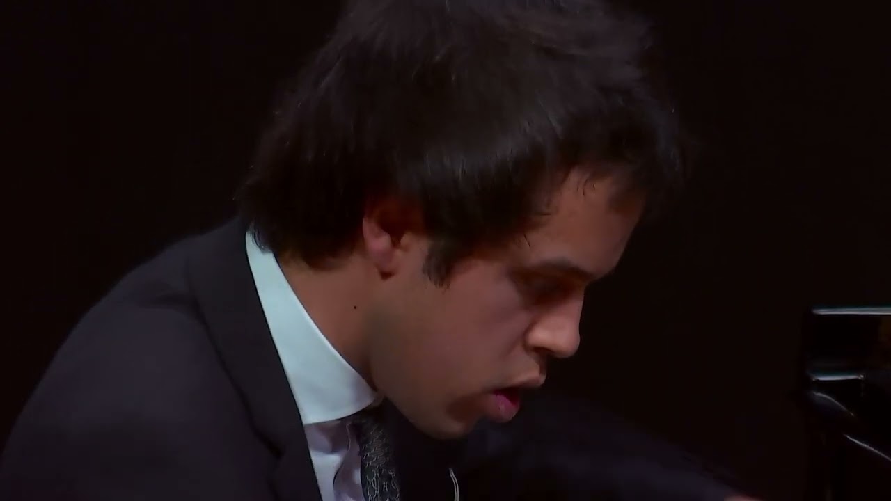 Parvis Hejazi performs Franz Liszt: 