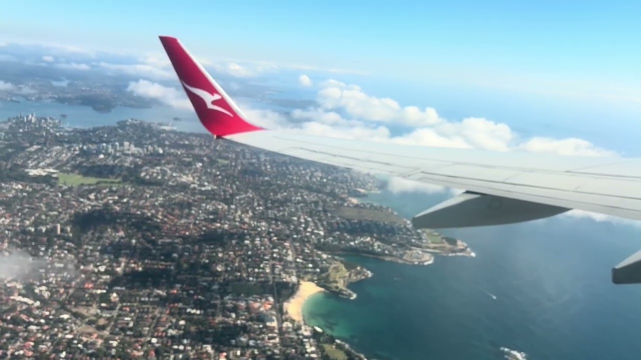 QANTAS AIRWAYS FLIGHT QF425 IS HEADING FROM SYDNEY AIRPORT TO MELBOURNE