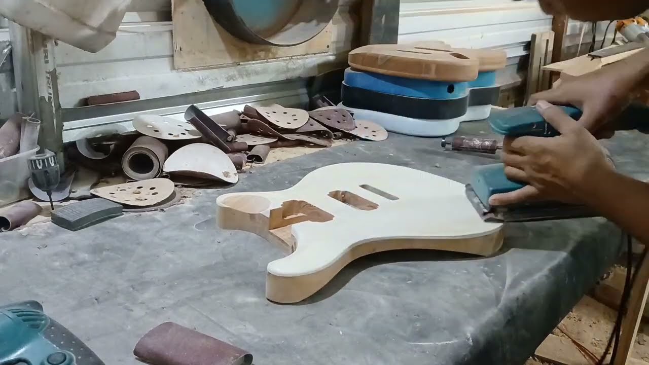 pemasangan vener maple body prs guitar # process of installing maple veneer to body of a prs guitar