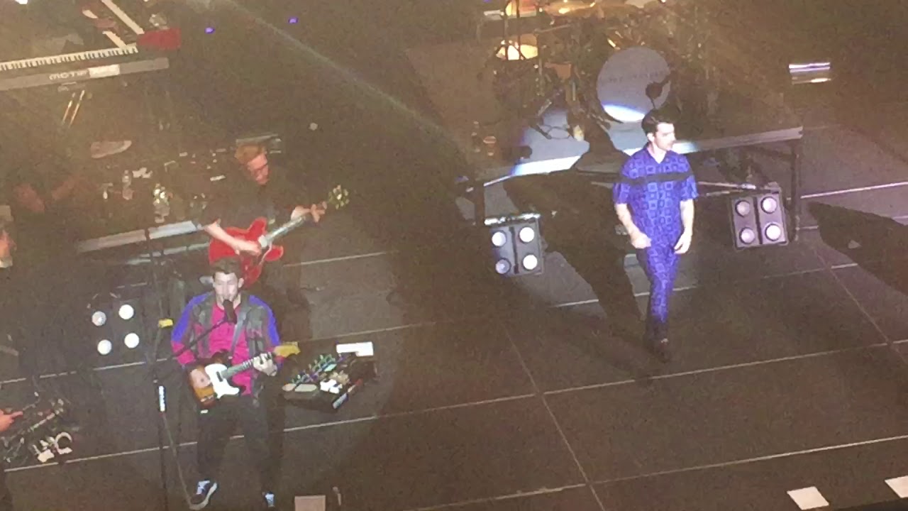 Jonas Brothers - That's Just the Way We Roll (Pop-up ATL show)
