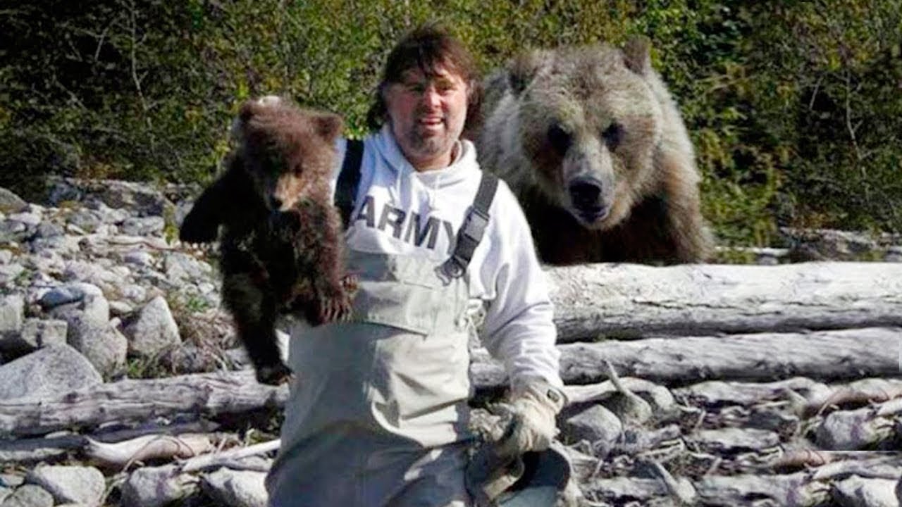 A man, rescuing a drowning bear cub, could not imagine how the bear sow would thank him for this