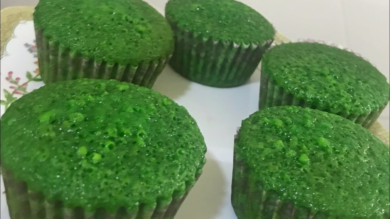 How to make green velvet cake #cakes