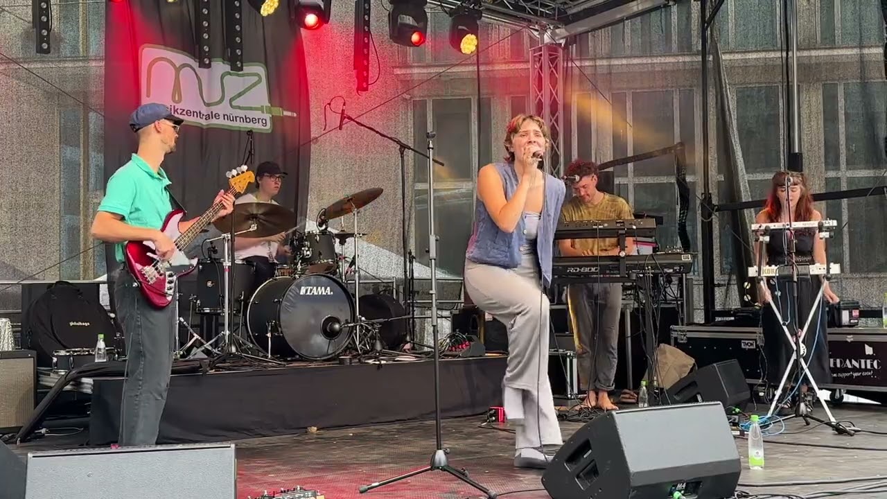 Mount Adige - Standing (Live at Bardentreffen 2023)