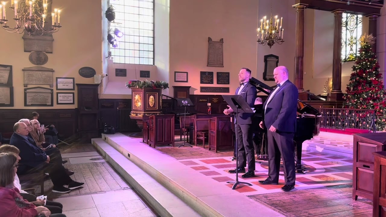 Au fond du temple saint - Emil Vincenzi & Simon Ashmead, pianist Chad Vindin