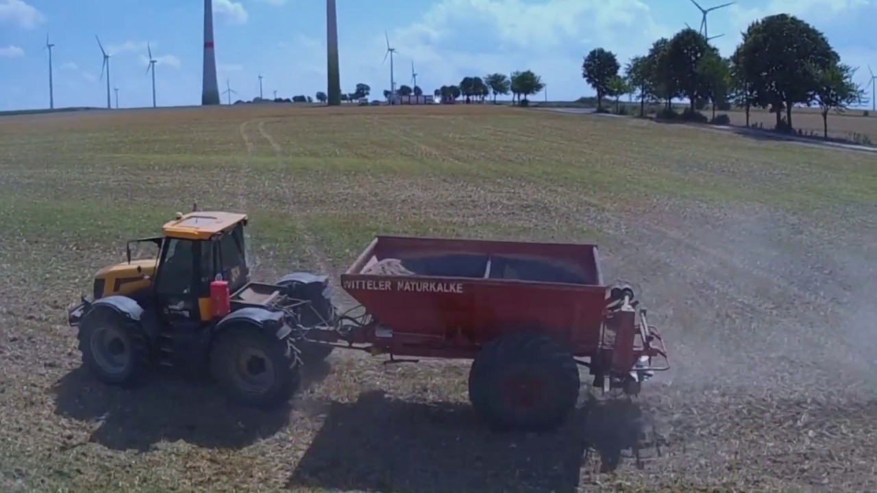 JCB 2170 am Kalk streuen / GoPro & Drohne im Einsatz