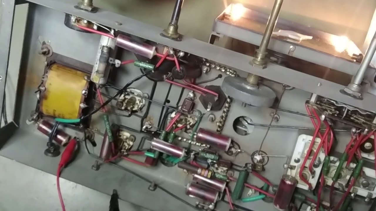 2- RADIO A VÁLVULAS L.I.R.E.  520.