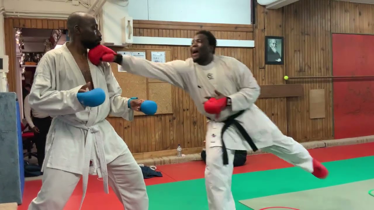 Entraînement, Paris,￼￼ karaté ￼ sik 🇯🇵￼ petit exercice sur les points￼👊🏾