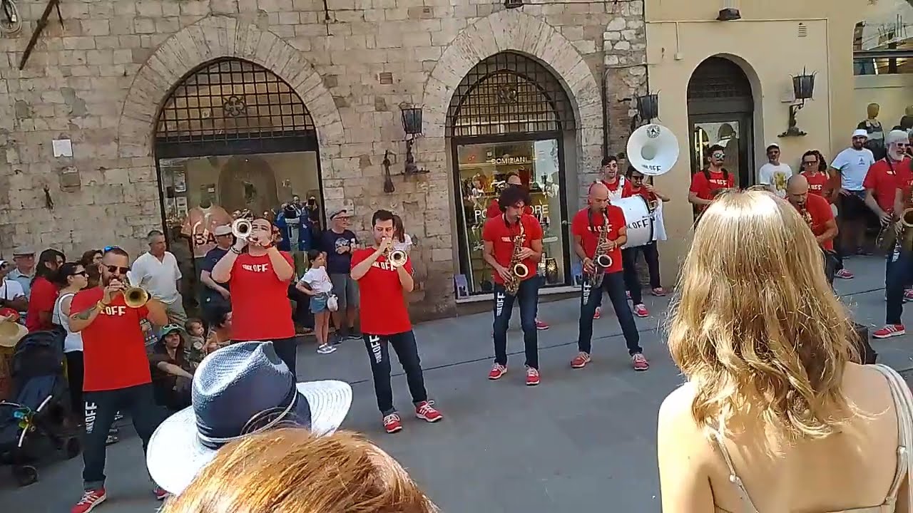 Perugia 17 luglio 2024 esibizione dei Funk Off Umbria Jazz Festival