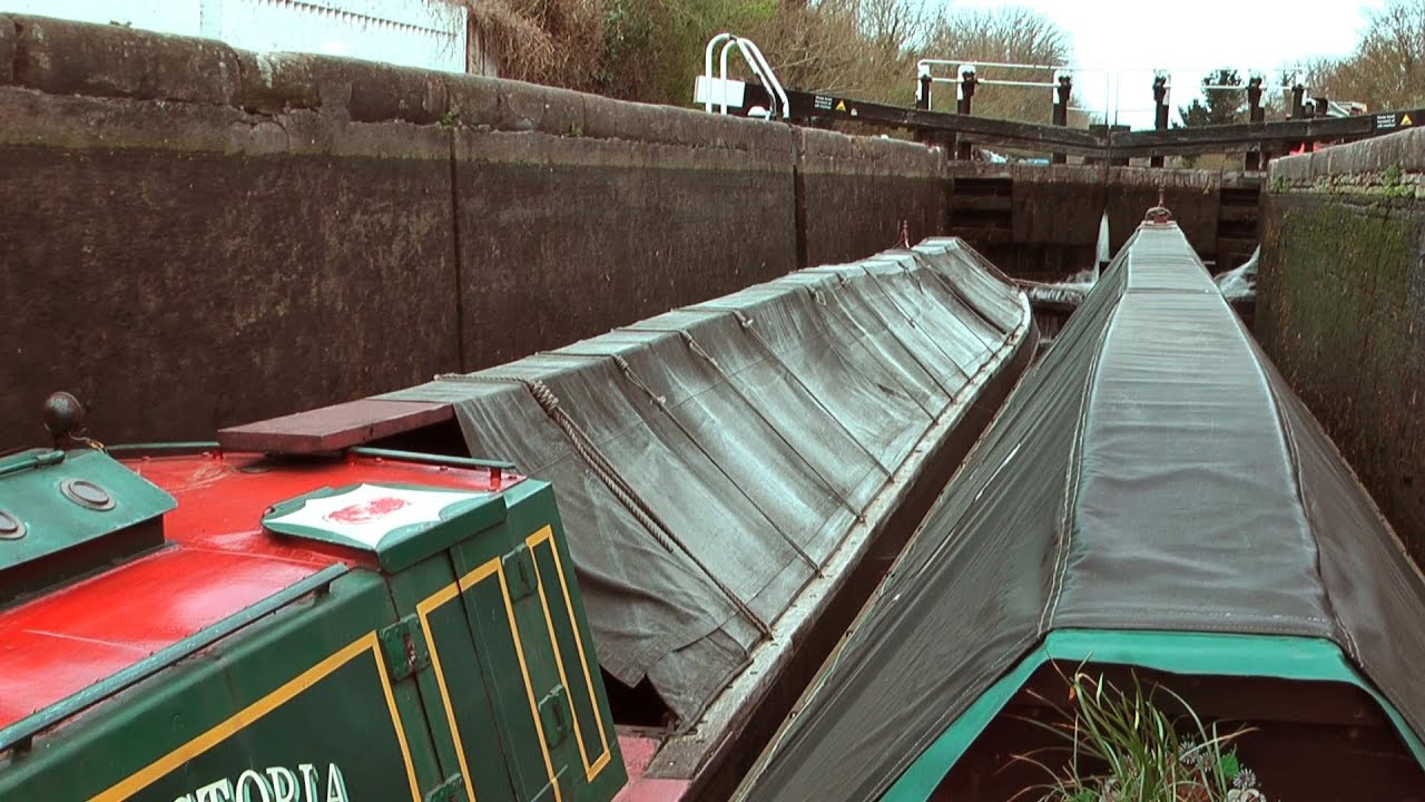 Slow TV - Historic Narrowboat Pair boating in Real Time