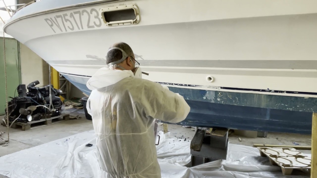 Enlever antifouling j'essai de le retirer 1/2