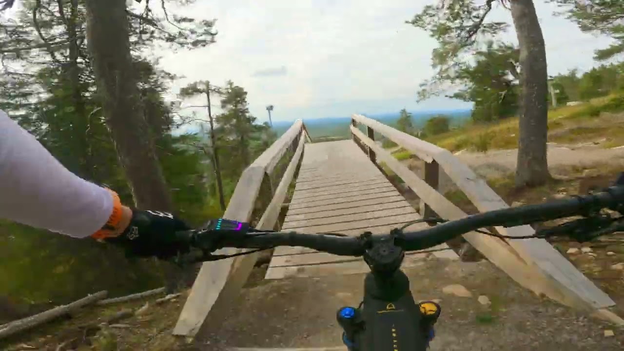 Ruka Bikepark Kelo Flow // Crafty Carbon XR