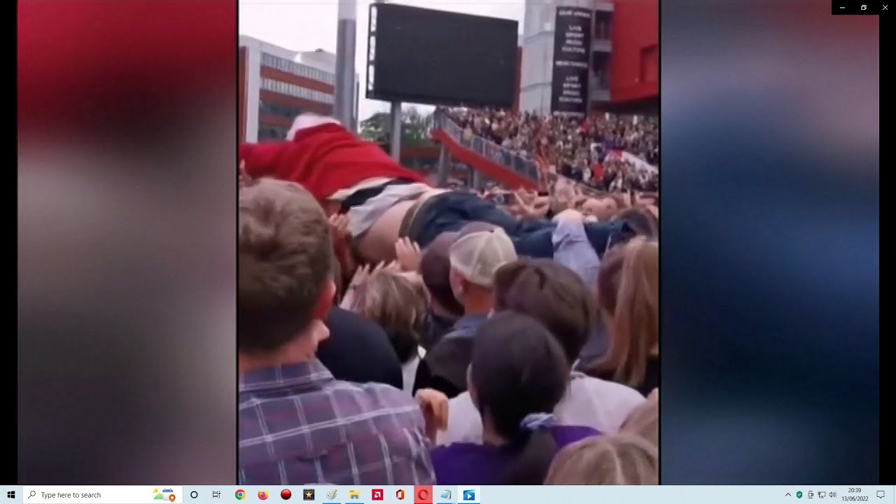 67-year-old crowd surfer halts 'The Killers' concert (UK) - ITV News