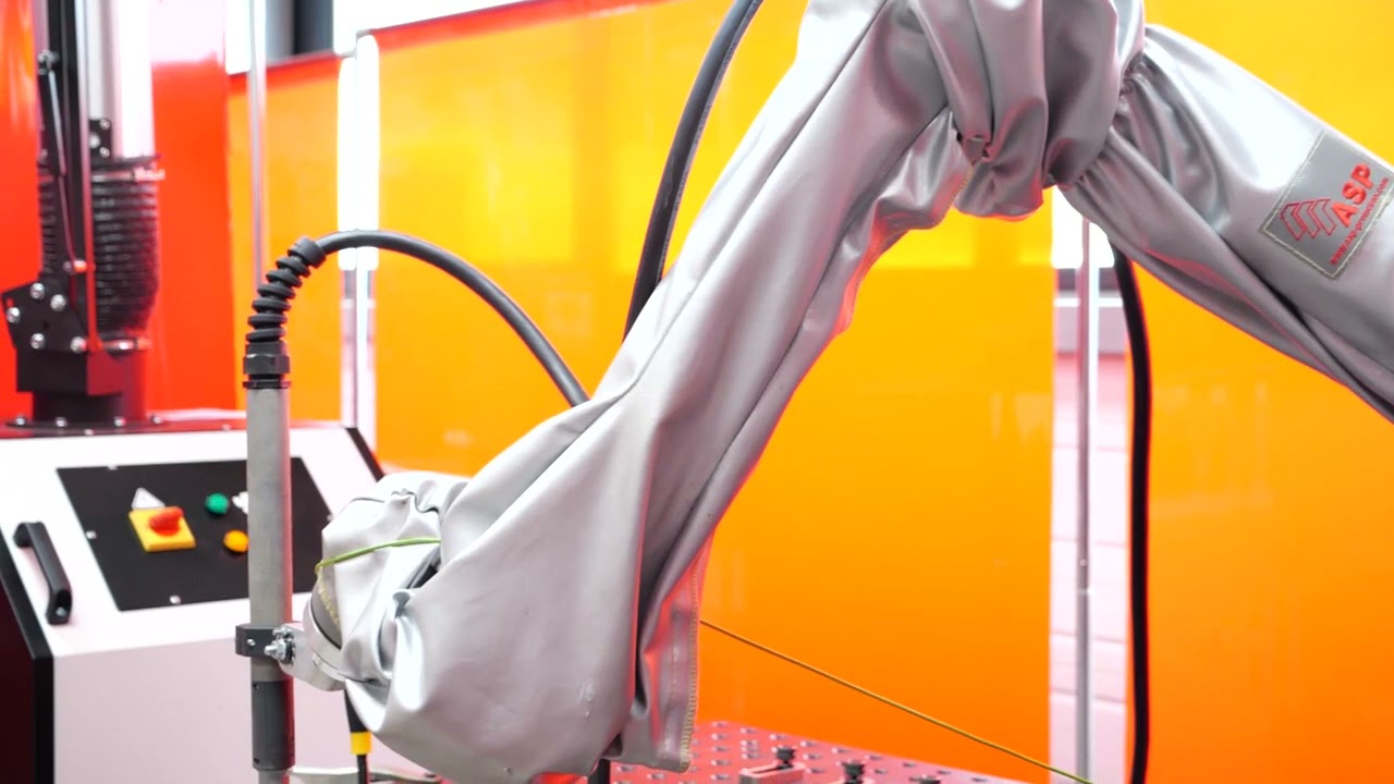 Plasma cutting with GYS NEOCUT 105 and UNIVERSAL ROBOTS cobot HD