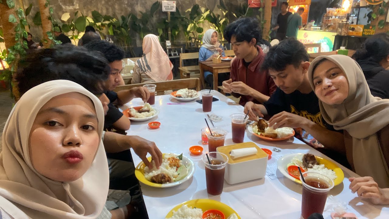 HURU HARA WARUNG BAHAGIA