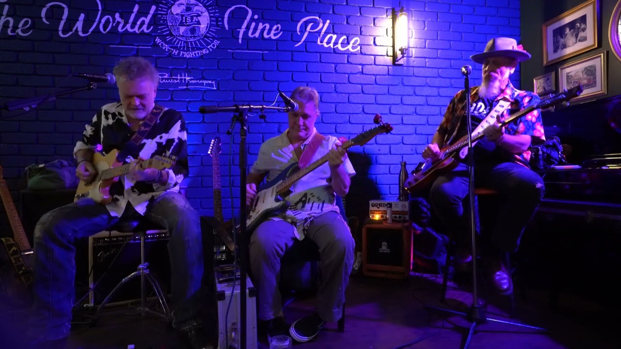 the Yowie band  C0004