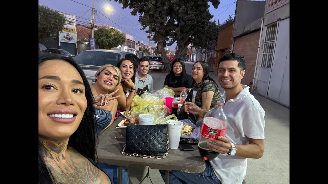 Kary Torres Oficial está en vivo Con Wendy  rosa Grecia Diego y todos en Yumi Kay