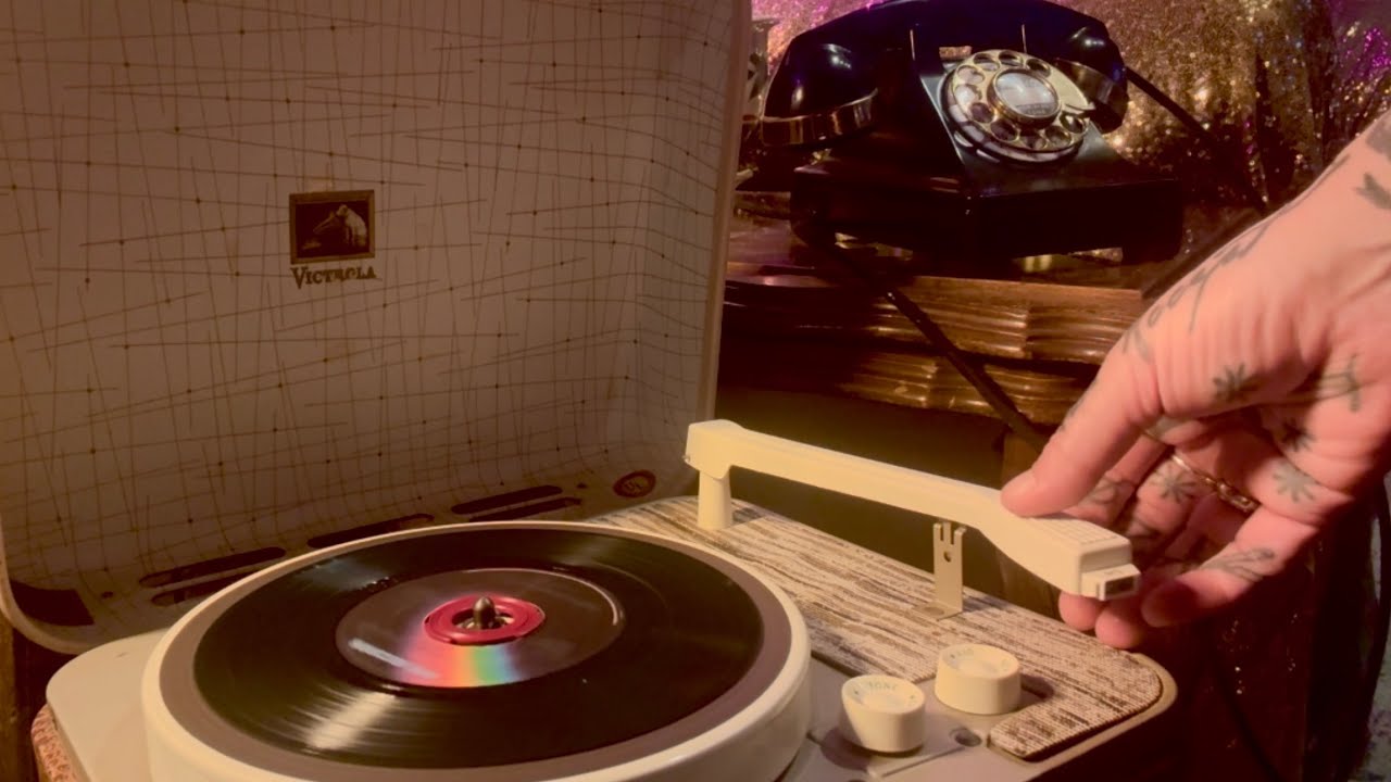 Loretta Lynn and Conway Twitty - As Soon As I Hang Up The Phone - 1974, played on a 1959 RCA