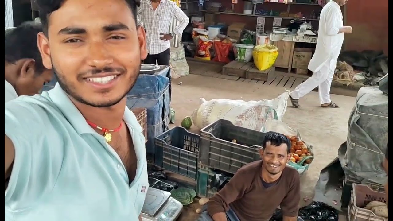 #video बाजार में शॉपिंग करते समय मजा आ गया 😂😂,, #viralvideo #trendingvlog #shopping #marketing #fun.