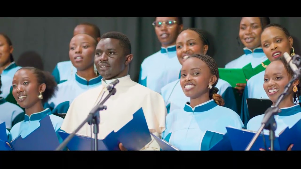 Mariya ni umugabekazi w’ijuru n’isi by Grp Ste Cecile Performed by Juvenis Cantores choir