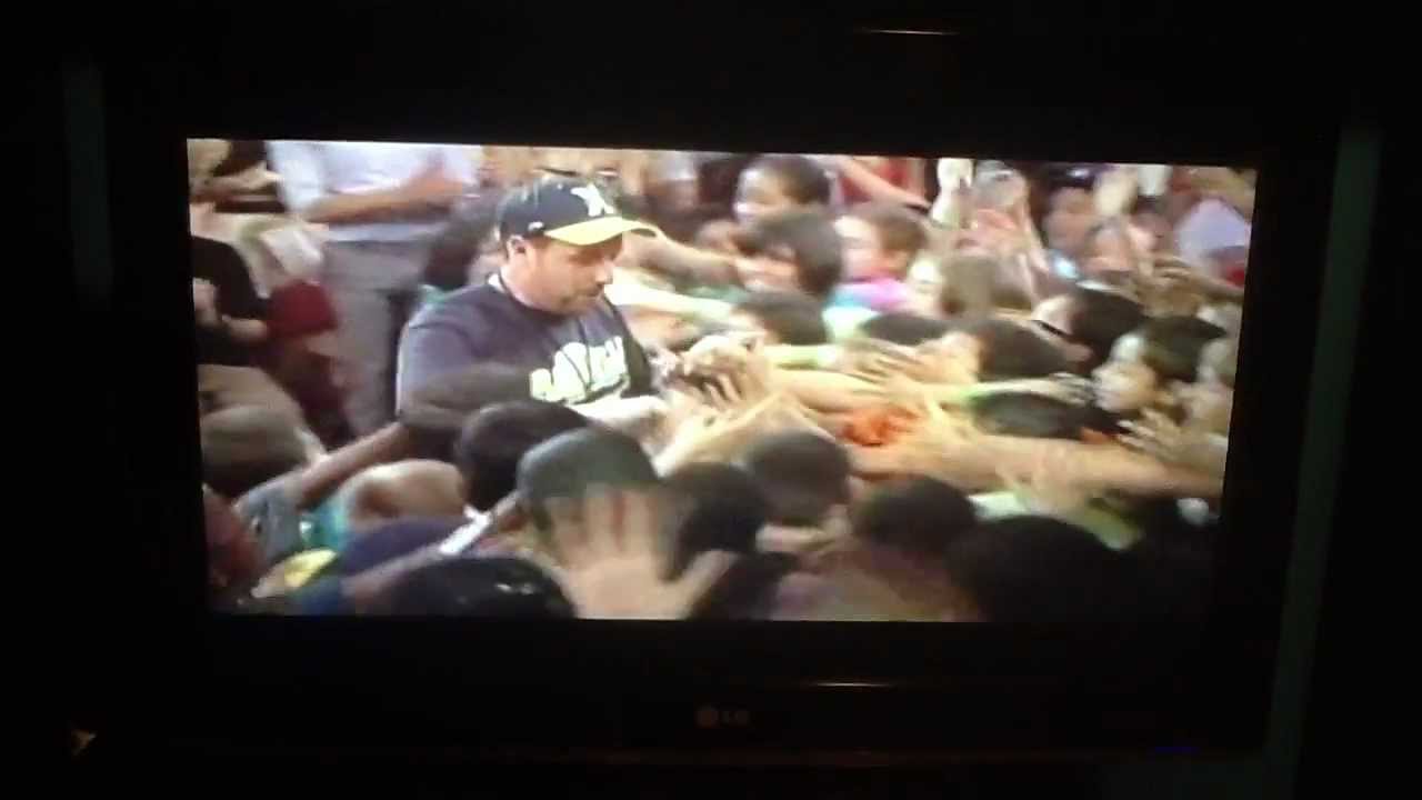 VOZ DE PELÍCULA ANIMADA FAVORITA.                                ADAM SANDLER KCA 2013