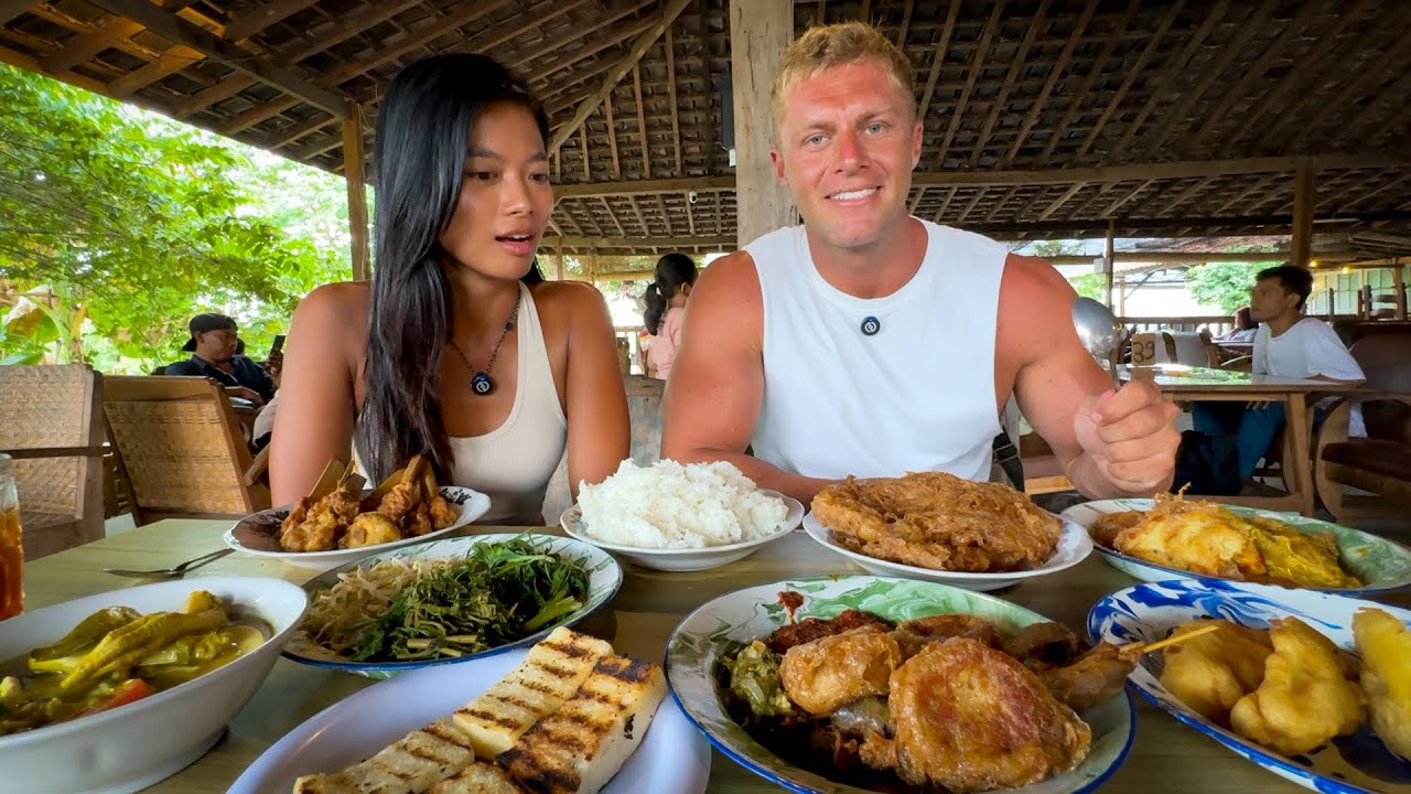Самый большой обед за 5 долларов на Бали! 🇮🇩