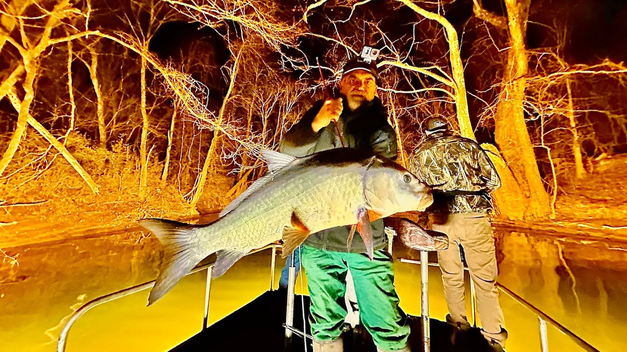 The Fish Moved Up Shallow - Bowfishing with Mike Ridings