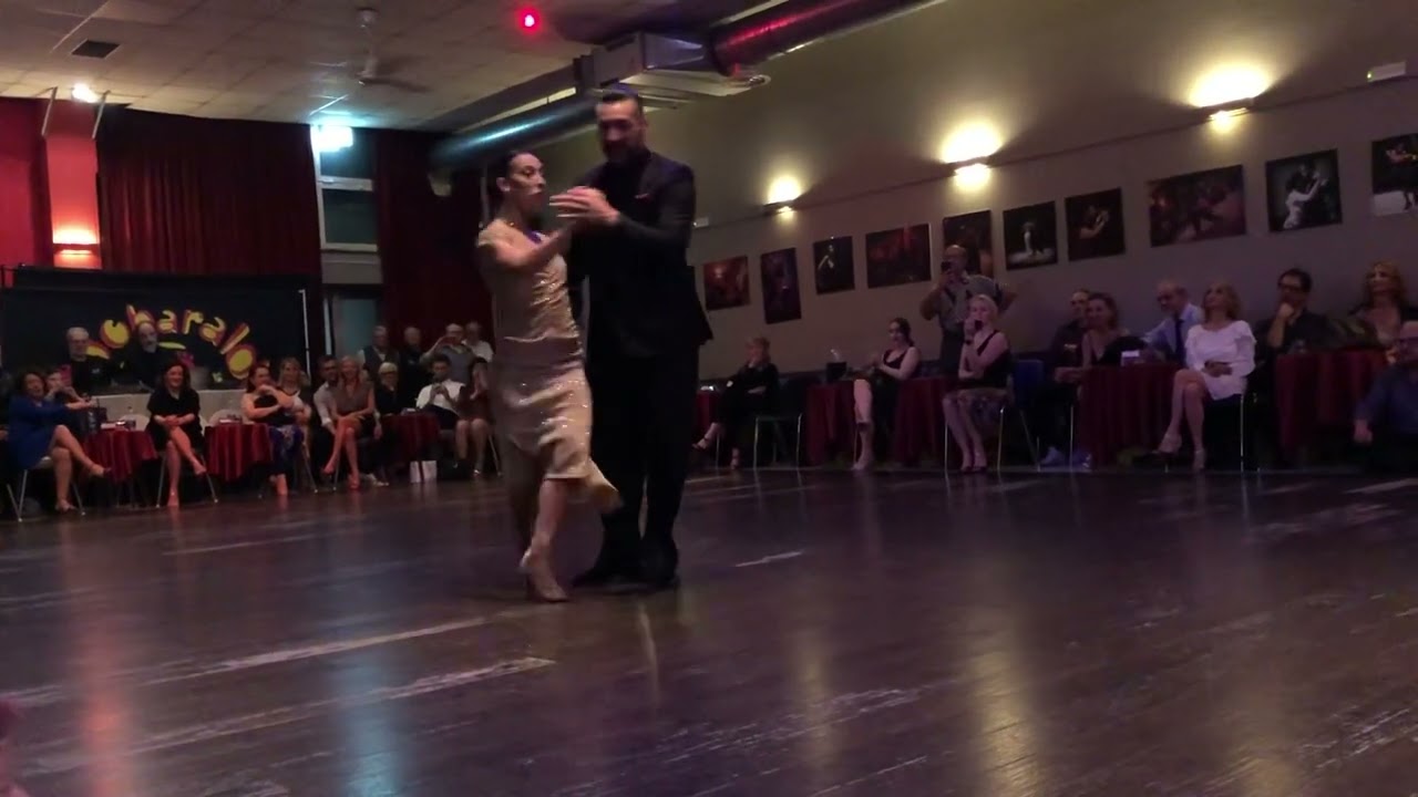 Constanza Vieyto y Ricardo Astrada - Loca