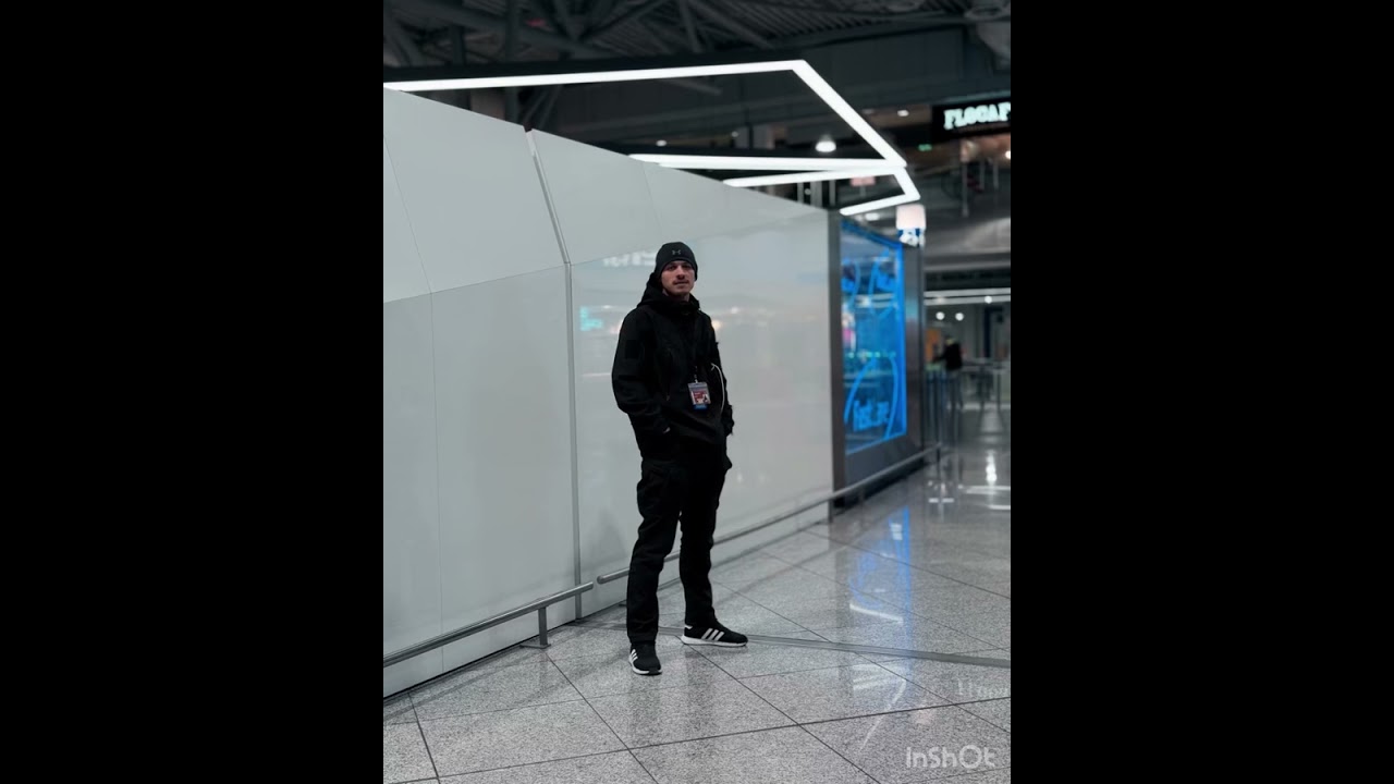 Με το Μερσεντέ Ντυμένα στα μαύρα είμαστε και δεν κοιμόμαστε τα βράδια