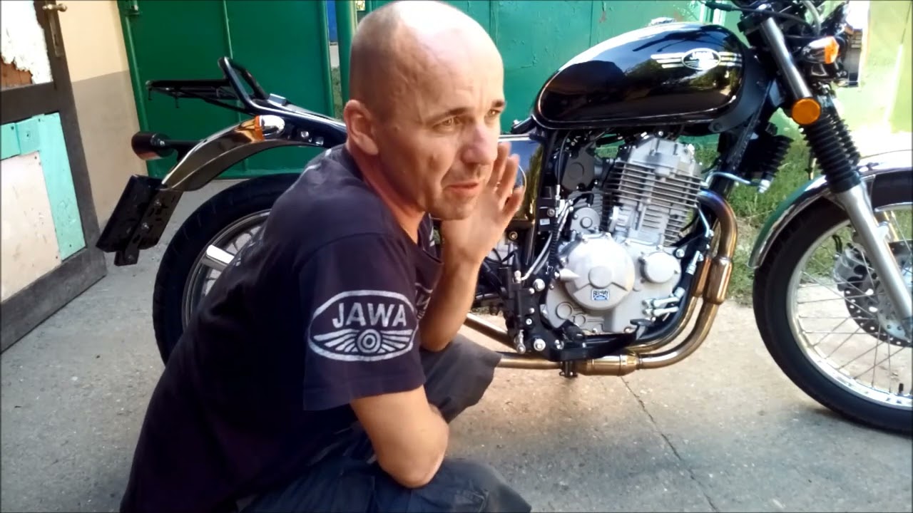 Jawa 350 OHC sport.                             Kitajský agent v Českom prestrojení