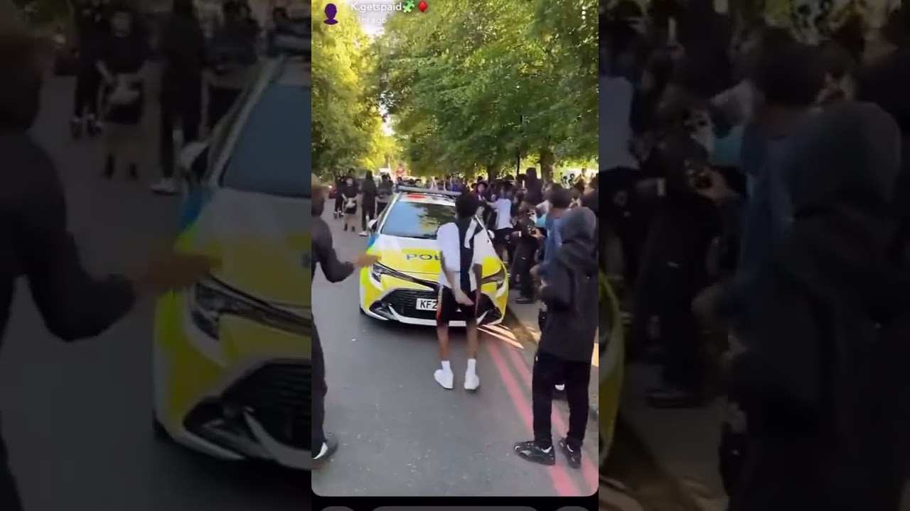 Clapham Teen&rsquo;s Wild Move 🚓💥| Original Video Credits:🎥 @imjustnews via Instagram