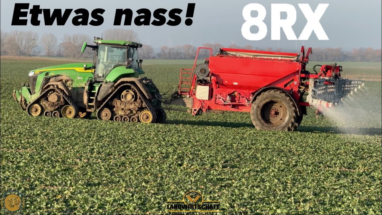 Etwas nass! Traktor mit Raupenantrieb für die Nassen Flächen John Deere 8RX Dünger Spritzen, Streuen