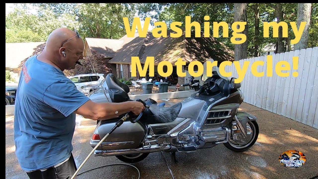 How I Wash MY  Motorcycle! Honda Goldwing