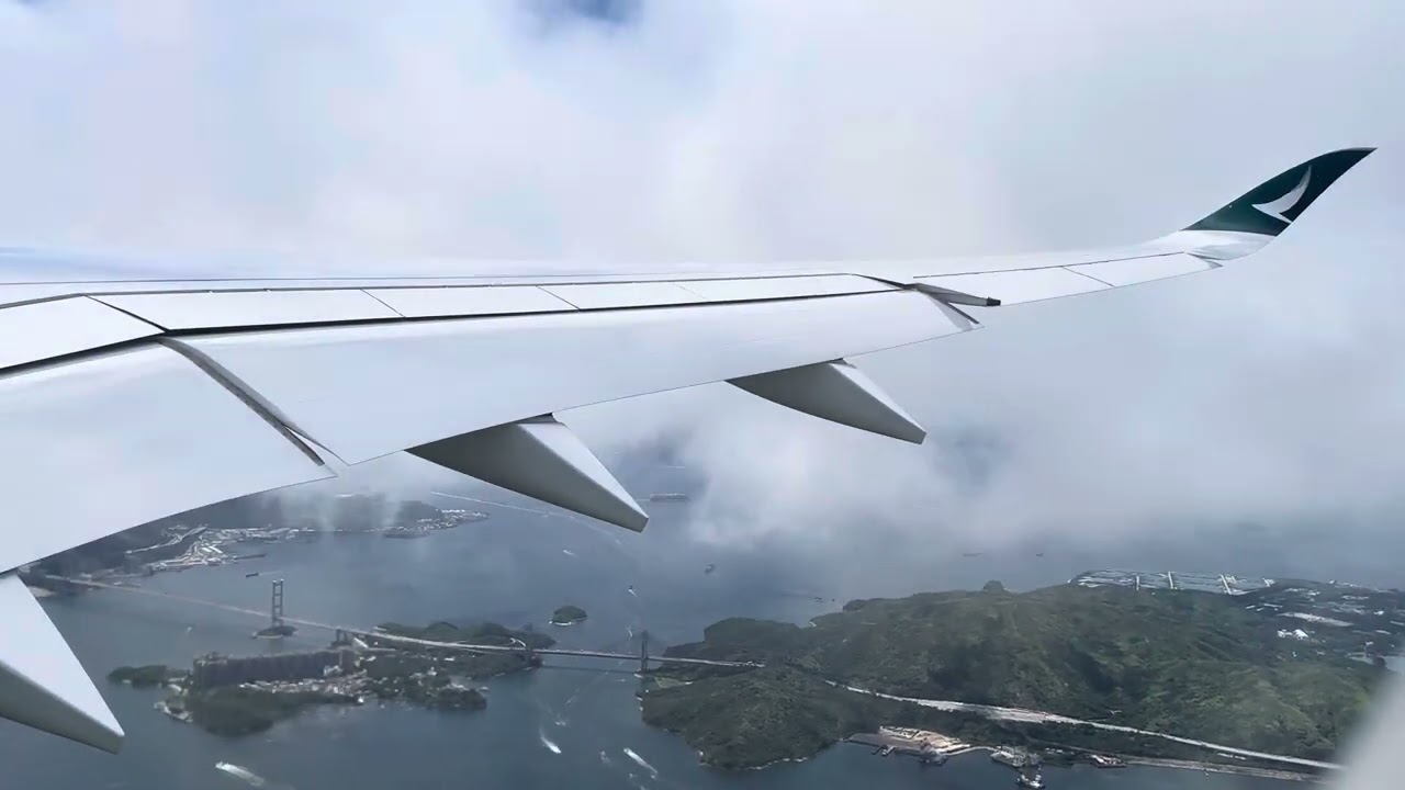 Cathay Pacific A350-1000 (B-LXL) departure out of Hong Kong International Airport 