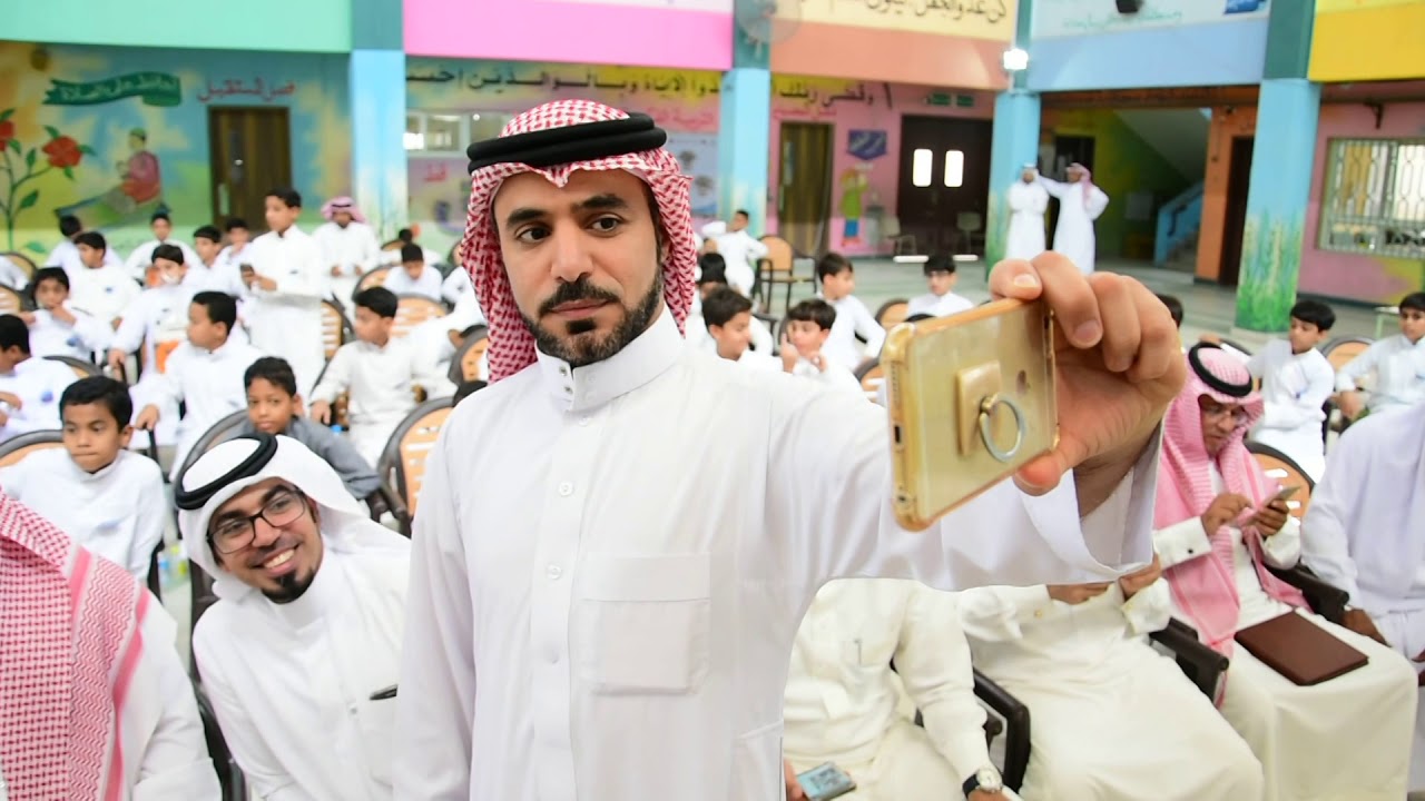 حفل تخرج طلاب الصف الســــادس بمدرسة العباس بن عبدالمطلب الابتدائية بالبطالية