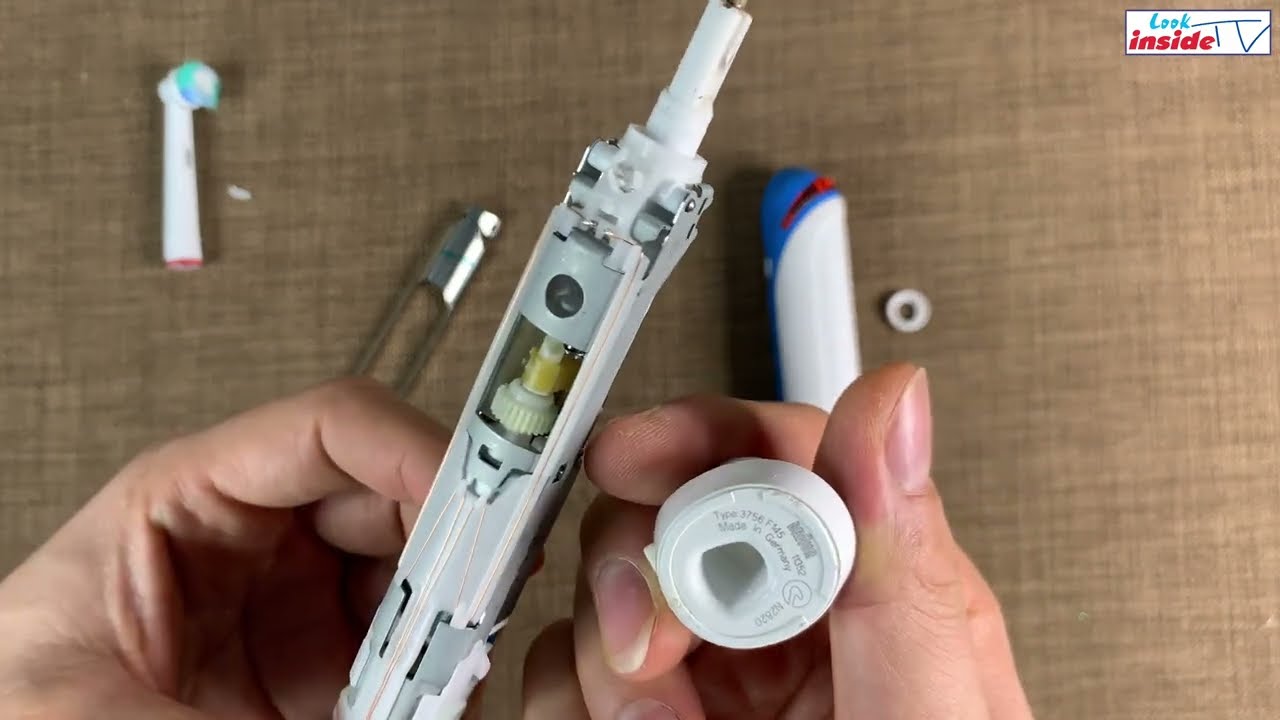 Bên trong bàn chải đánh răng Braun Oral-B Professional Care Electric Toothbrush 3756 Look Inside