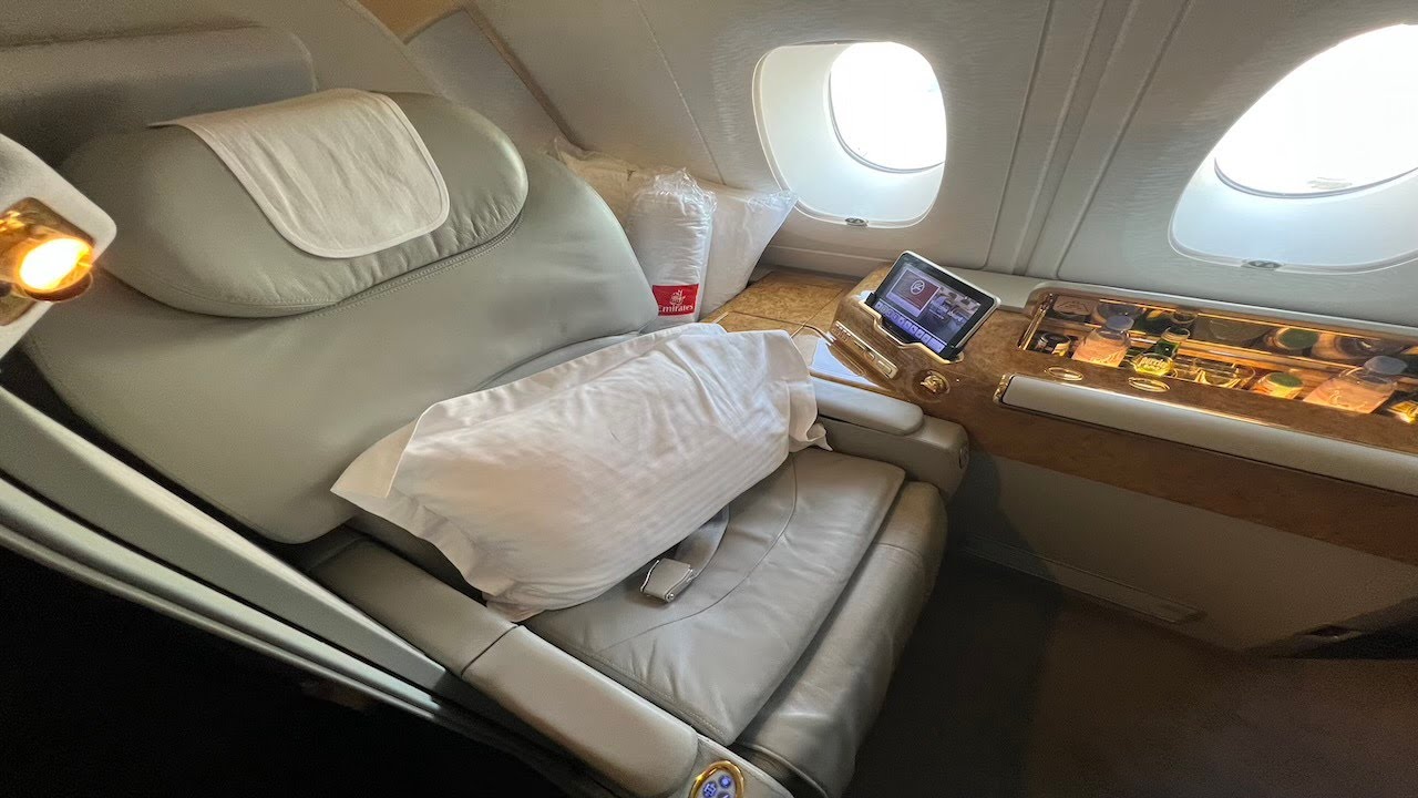 Emirates First Class Review (Dubai DXB to New York JFK) Airbus A380
