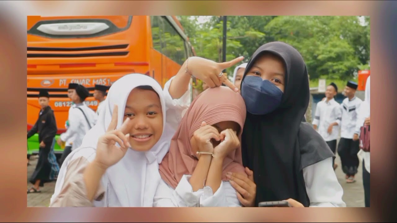Kegiatan ziaroh dan Study Tour MTs dan Pondok Pesantren An- Nawawi Kebumen
