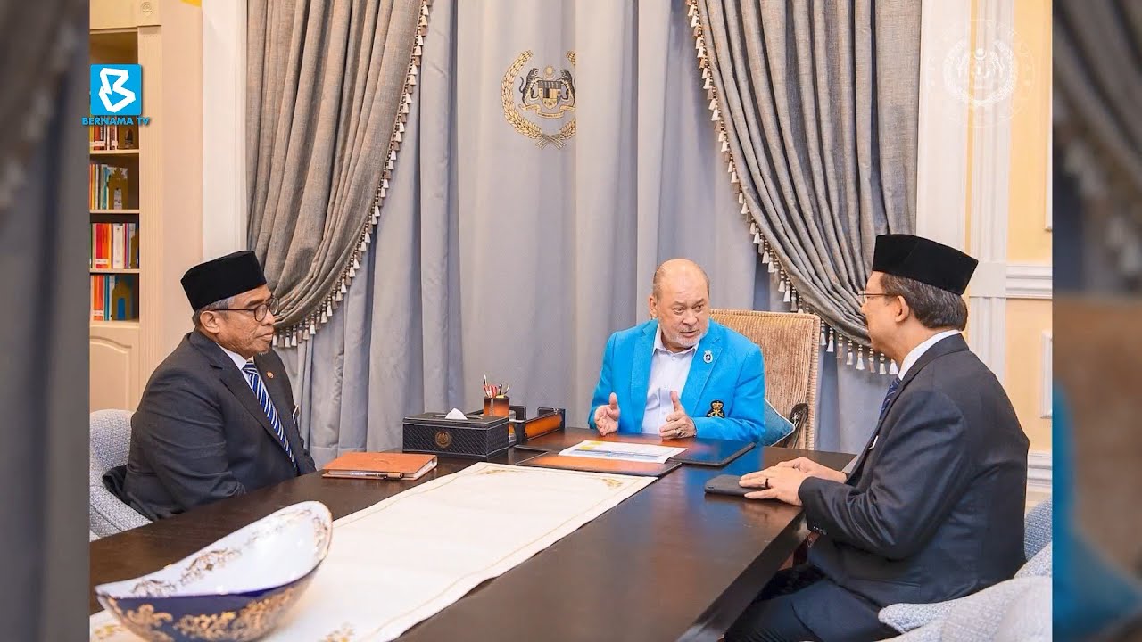 King grants audience to new Chief Secretary Shamsul Azri