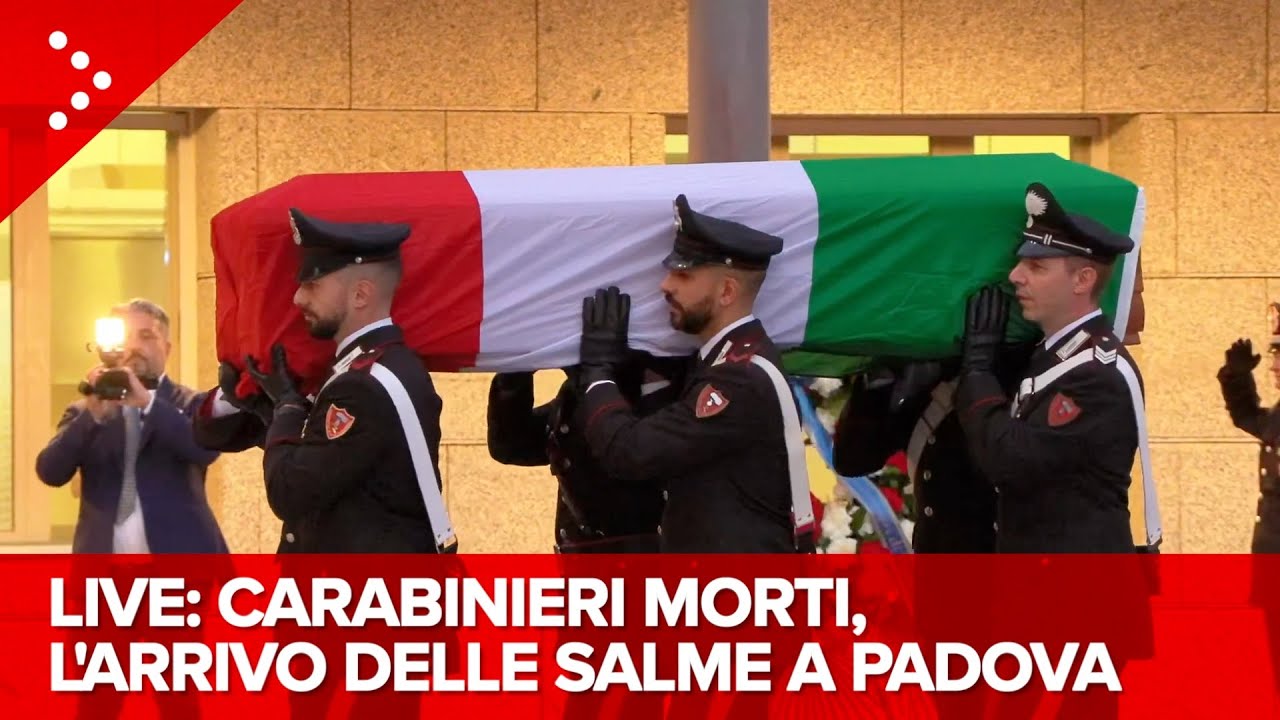 LIVE Padova, l'arrivo dei feretri dei tre carabinieri morti nell'esplosione: diretta video