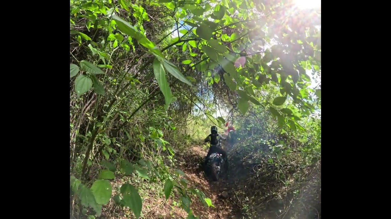 Corrida del Burro! Documentando con la vecina #puertorico #hardenduropr #pr #endurolife #offroad 