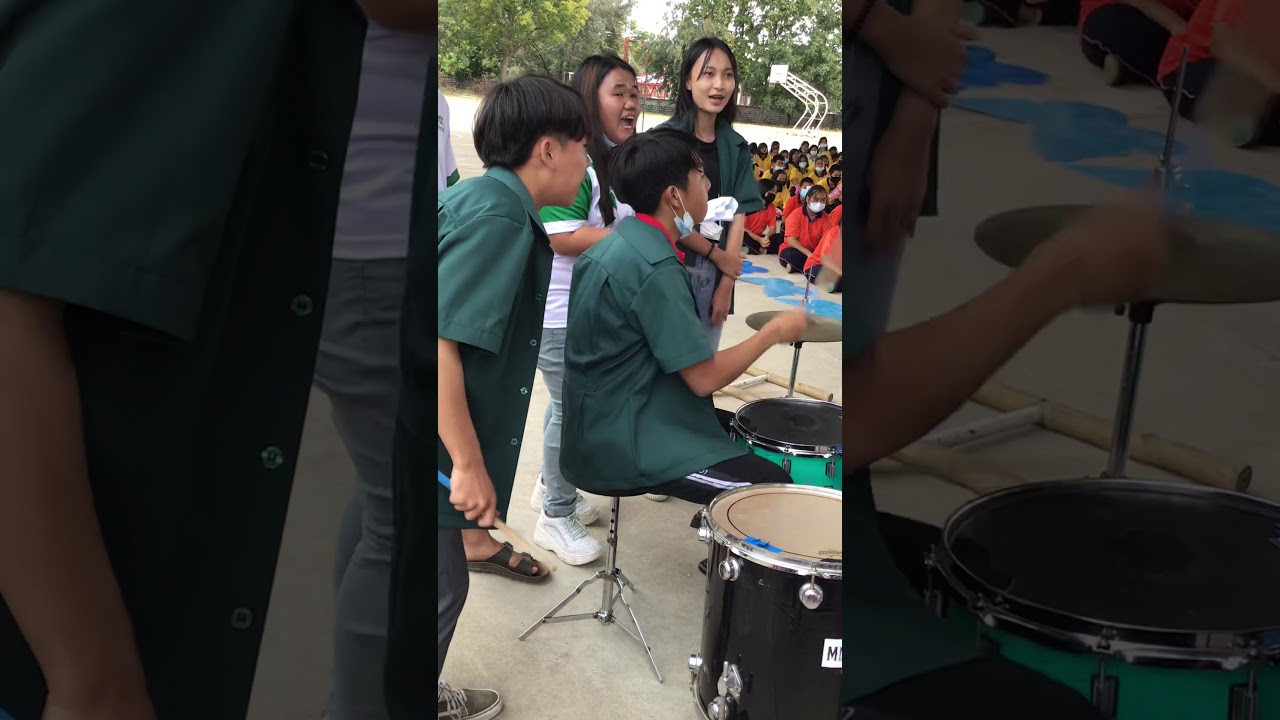 ตีกลองสีเขียว โรงเรียนเตรียม จ.อุบลราชธานี
