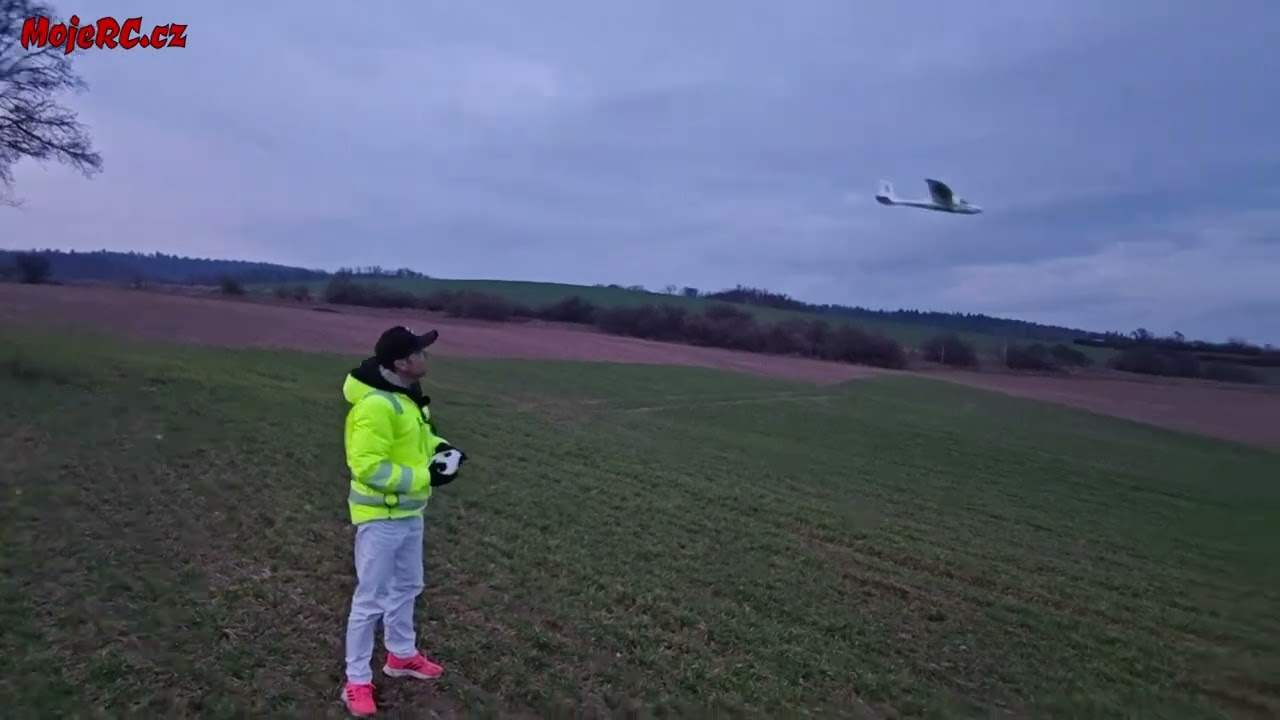 RC letadlo - MODSTER Easy Trainer 800- test na svahu. Dopadl nad očekávání 👌